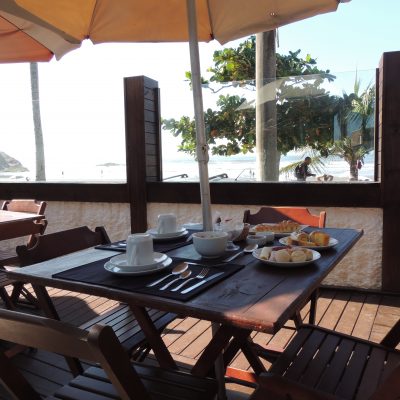 Pousada Kai - Pousada em Itanhaém, bar e restaurante com atendimento na praia!